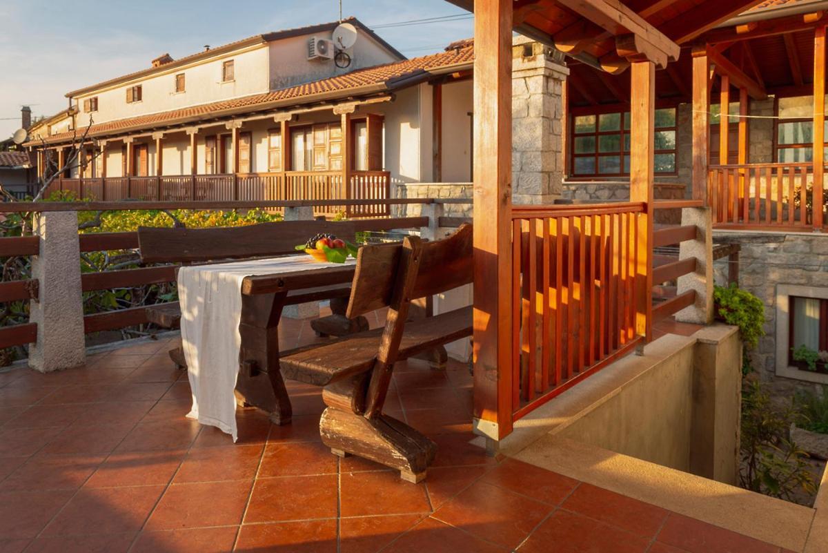 Villa Tourist Farm Skerlj Dutovlje Exterior foto