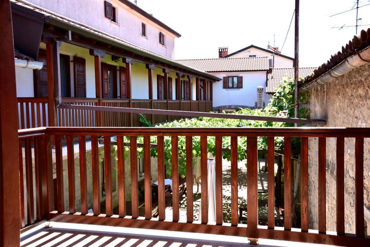 Villa Tourist Farm Skerlj Dutovlje Exterior foto