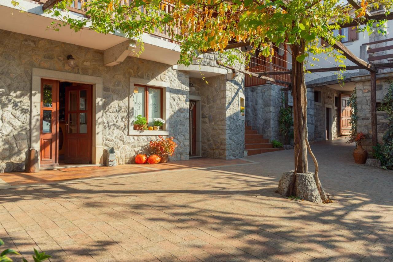 Villa Tourist Farm Skerlj Dutovlje Exterior foto